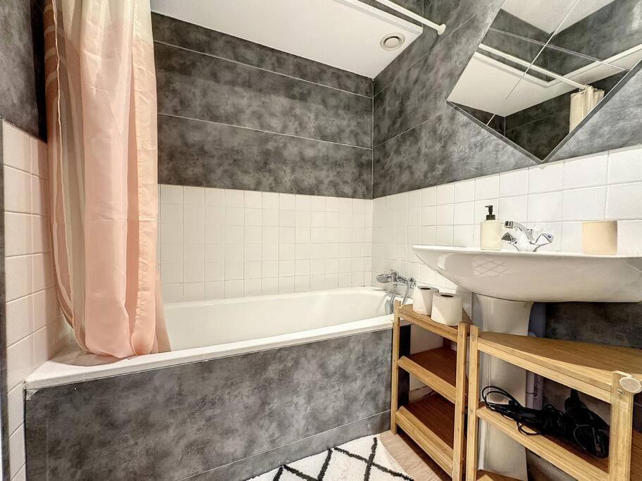 La Suite Duhamel - Au Pied De La Gare - Au Calme Rennes Kültér fotó